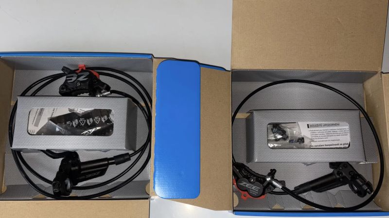 Hydraulické 4pístkové brzdy Shimano ZEE (hezký stav)