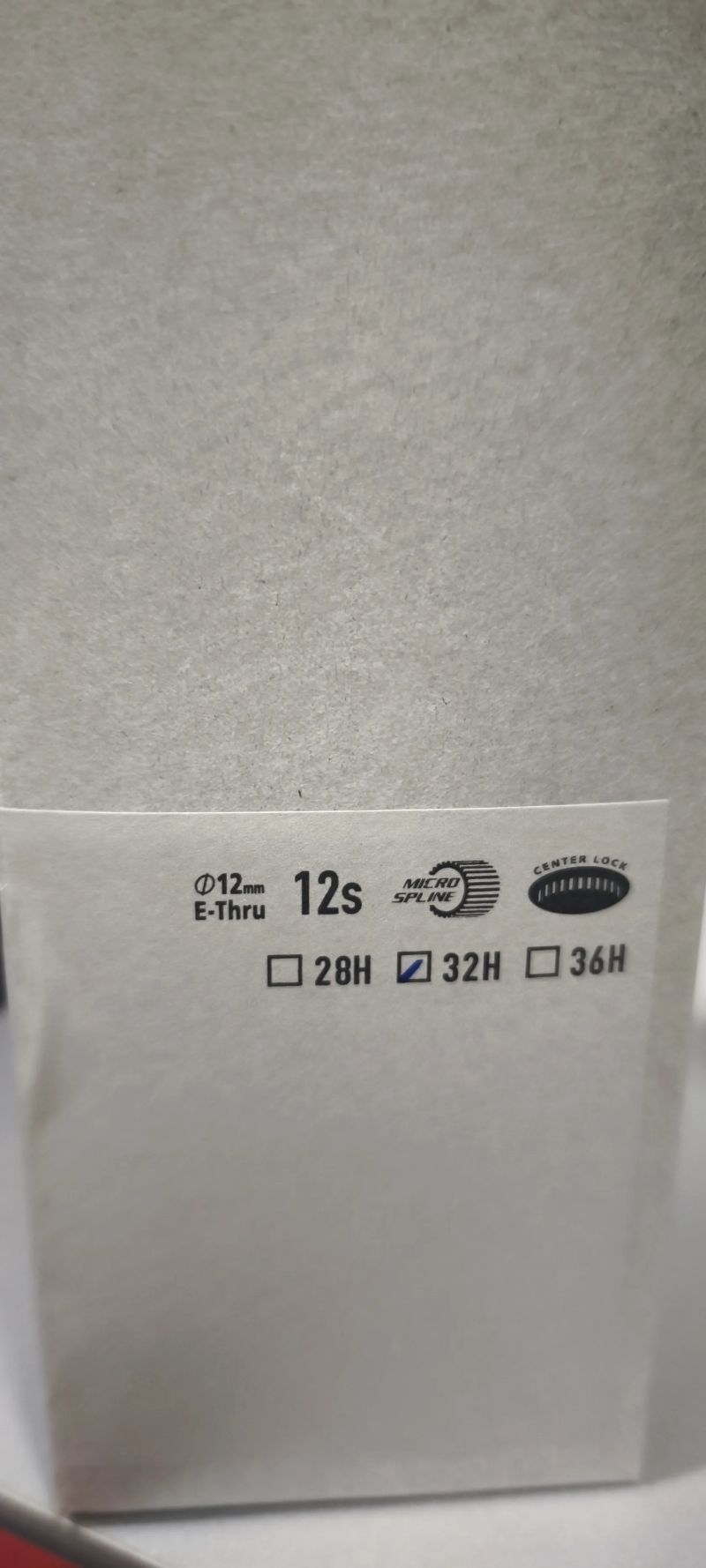 Zadní náboj Shimano