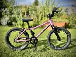 Dětské kolo Rascal 16" – lehké a stylové kolo pro děti od 3 let