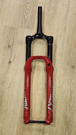 Rock Shox Lyrik Ultimate Charger 2.1 RC2 Electric Red