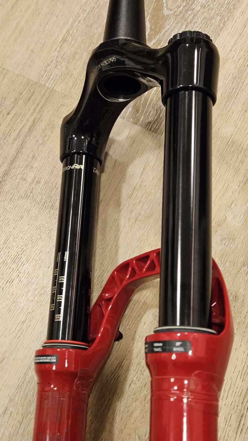 Rock Shox Lyrik Ultimate Charger 2.1 RC2 Electric Red