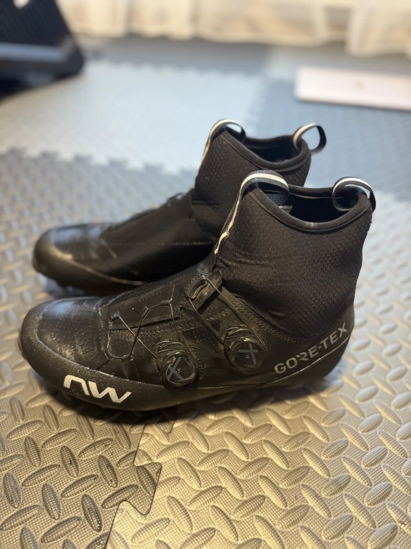 MTB zimní tretry Northwave Flagship GTX, vel. 43, délka stélky 27,7 cm TOP STAV