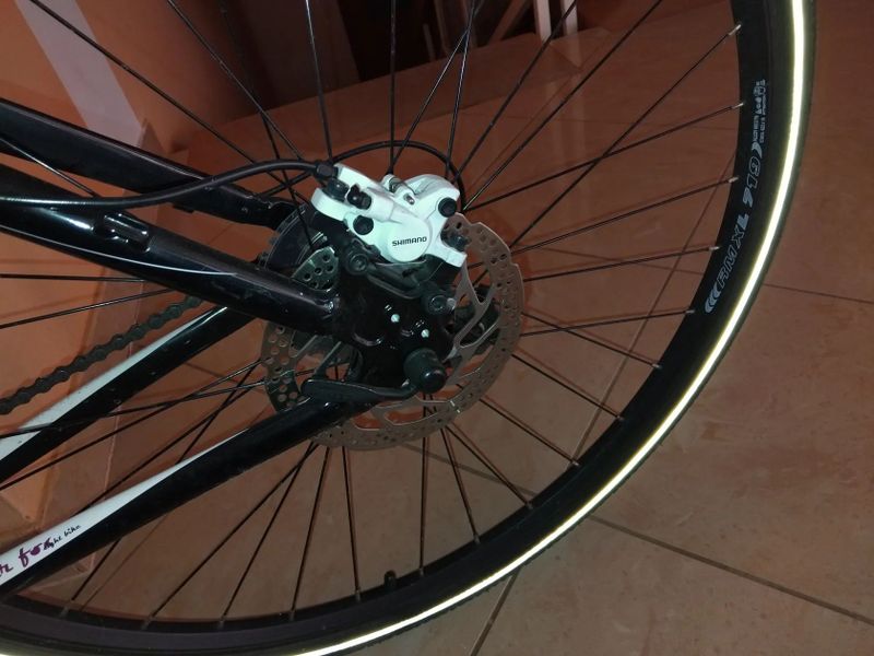 Prodám zachovalé 28" krosové kolo Leader Fox Corraline