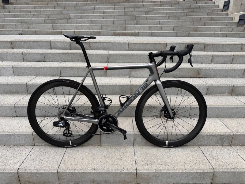 Argon 18 Gallium Disc, SRAM FORCE/RED, ENVE 45, 3T - TOP STAV