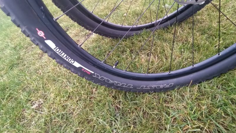 zapletená kola YYZYX USA