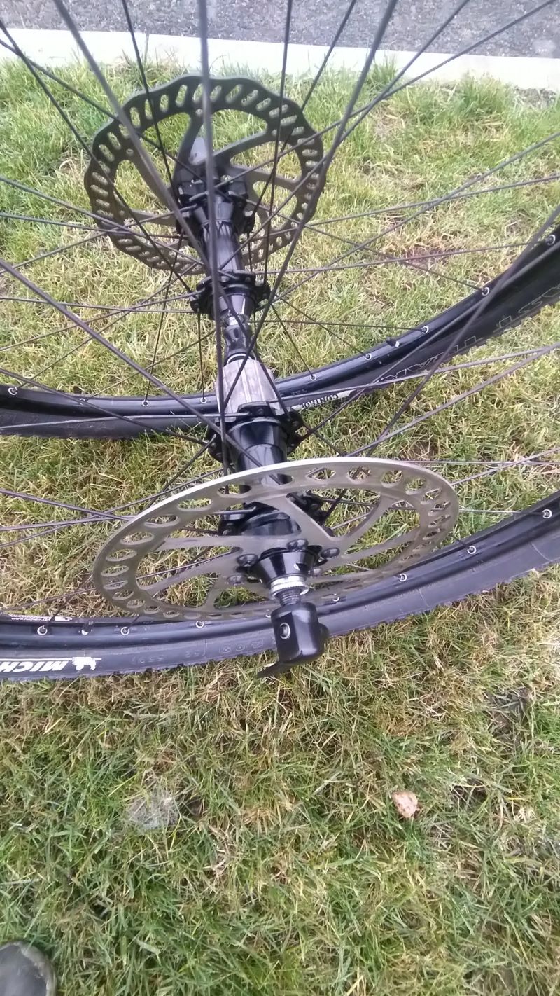 zapletená kola YYZYX USA