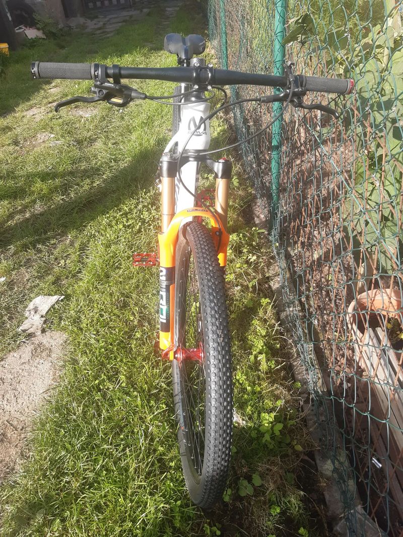 Lehké XCčko na 27,5kách ... ideální stroj na start