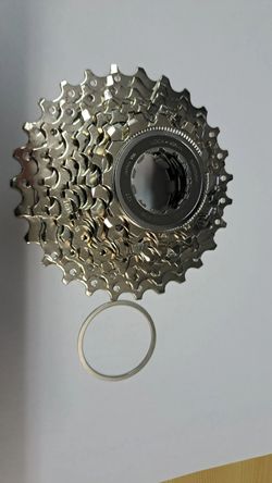 Prodám novou kazetu Shimano 105 5700 12-27 10-kol.