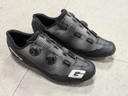 Silniční tretry Gaerne Carbon G.Chrono, velikost 43, zánovní