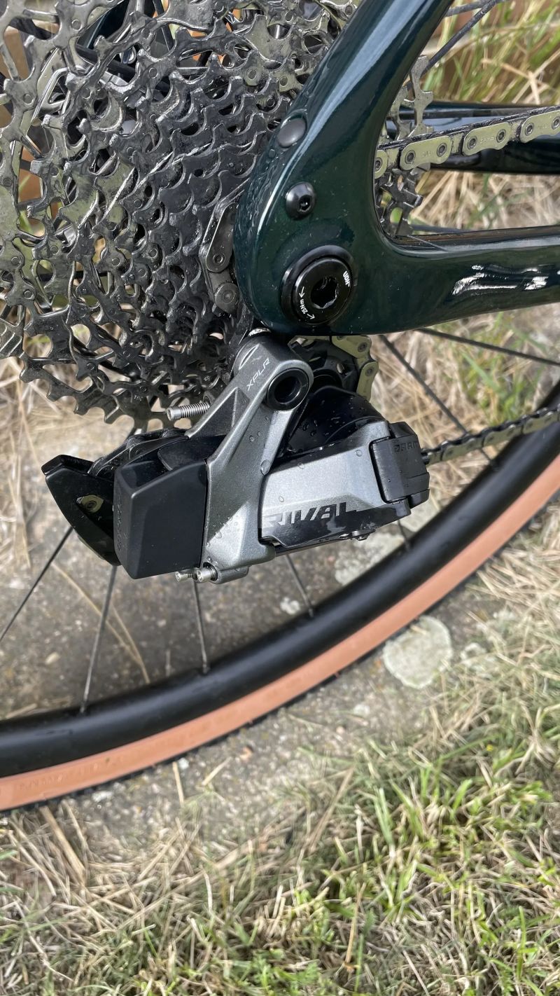 ISAAC TORUS 2024 vel. L na elektrice Rival1