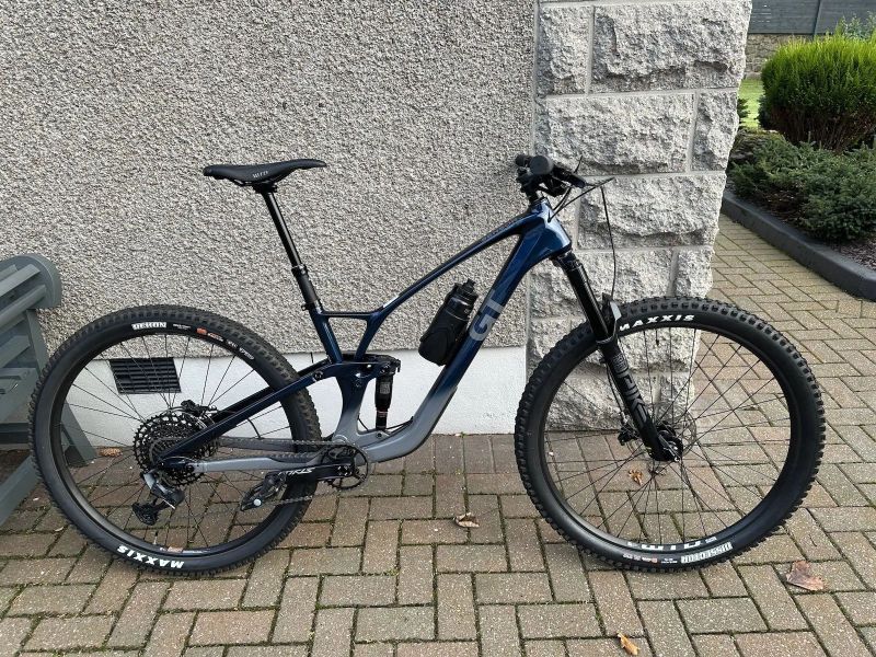 Nové trailové kolo GT Sensor ST Carbon Pro vel.M 