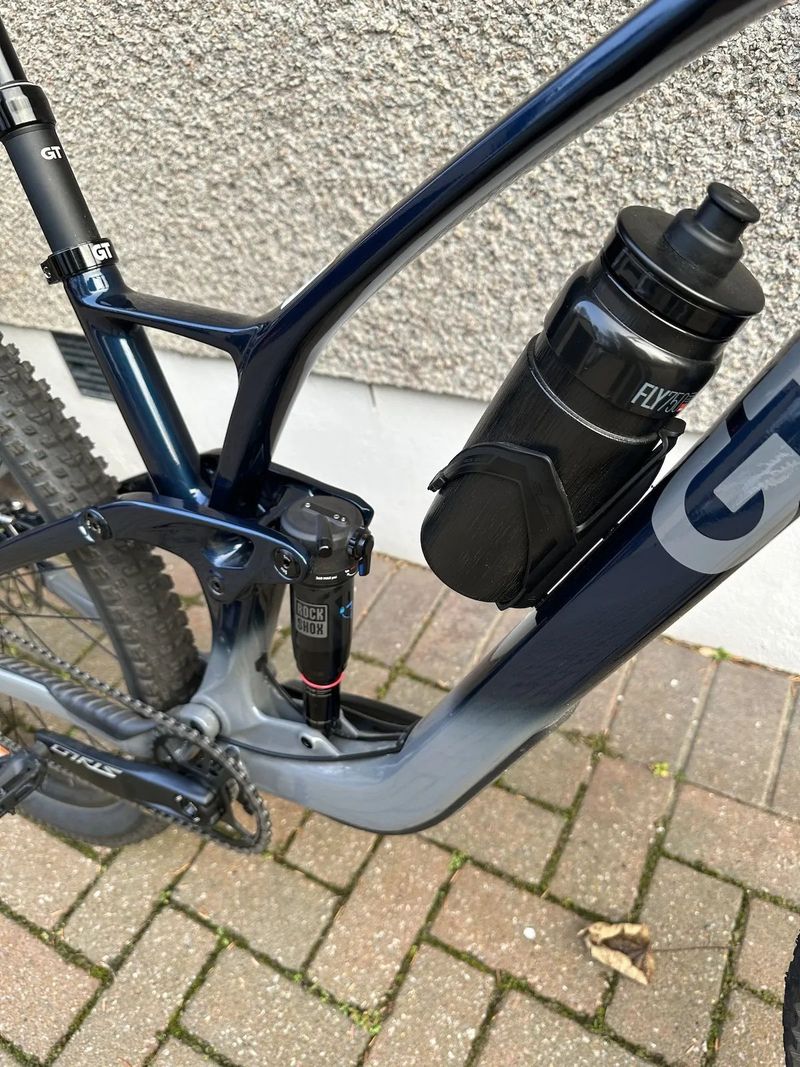 Nové trailové kolo GT Sensor ST Carbon Pro vel.M 