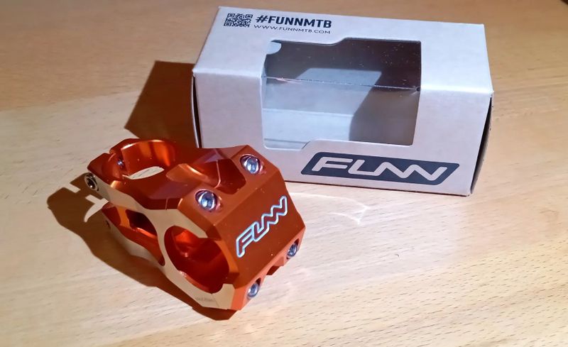 Představec BURGTEC a FUNN STRIPPA