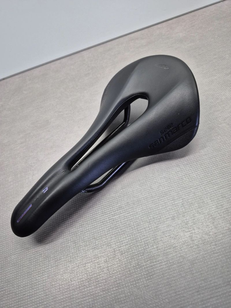 Karbonové sedlo Selle San Marco FX 150g