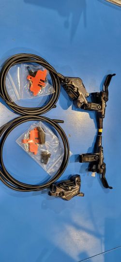 Kotoučové brzdy Shimano XT BR-M8120 brzdový 4-pístkový třmen+páky BL-M8100,P+Z 1000MM+1700MM