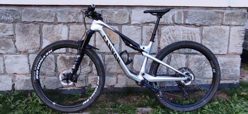 Canyon Lux Trail CF 7 vel. M