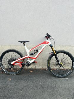 YT Industries Capra CF