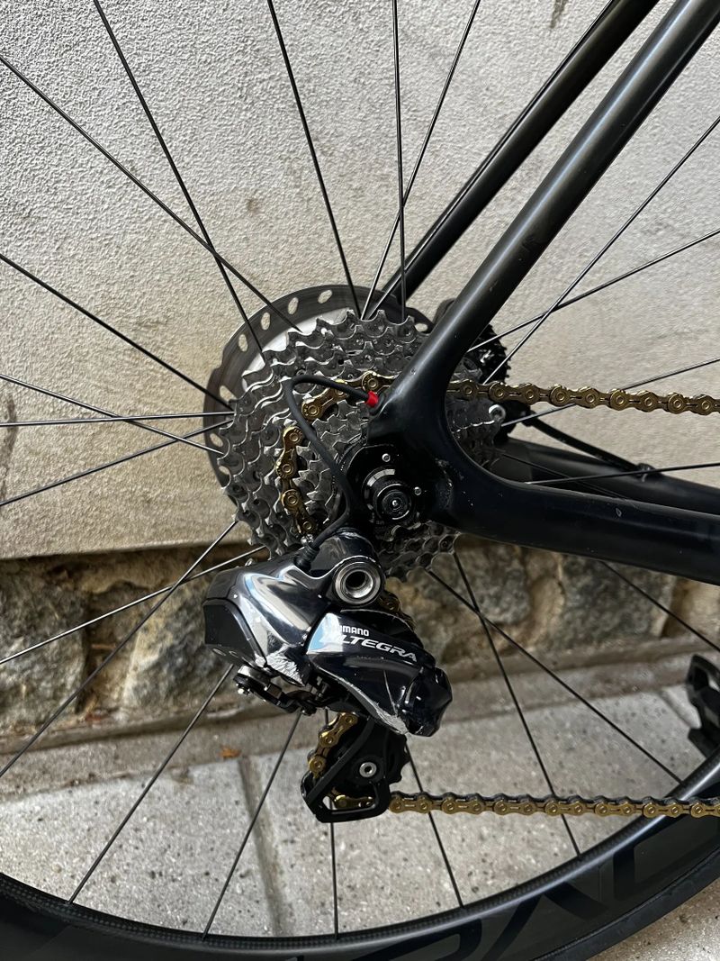 Specialized Tarmac Pro Disc – karbon – Ultegra Di2 – + Mavic kola (kotouče + kazeta) – TOP stav