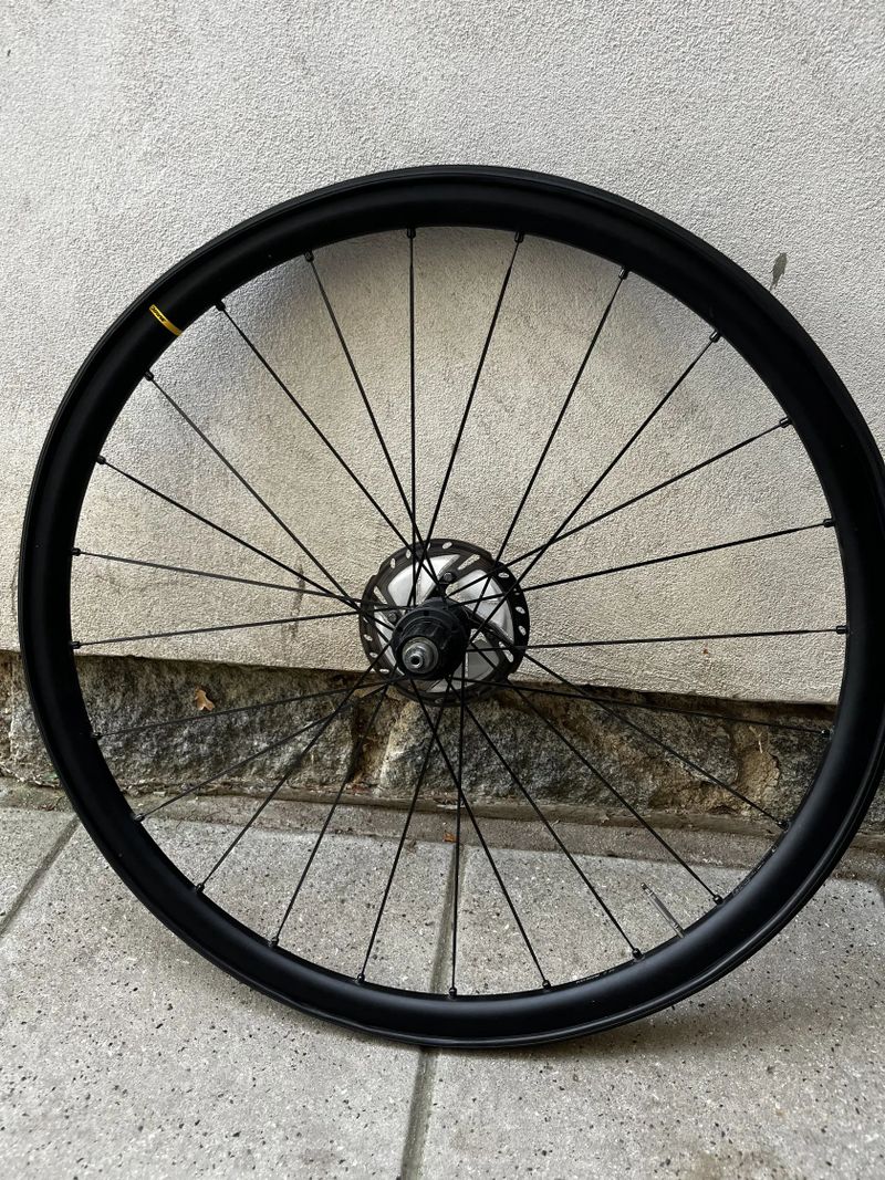 Specialized Tarmac Pro Disc – karbon – Ultegra Di2 – + Mavic kola (kotouče + kazeta) – TOP stav