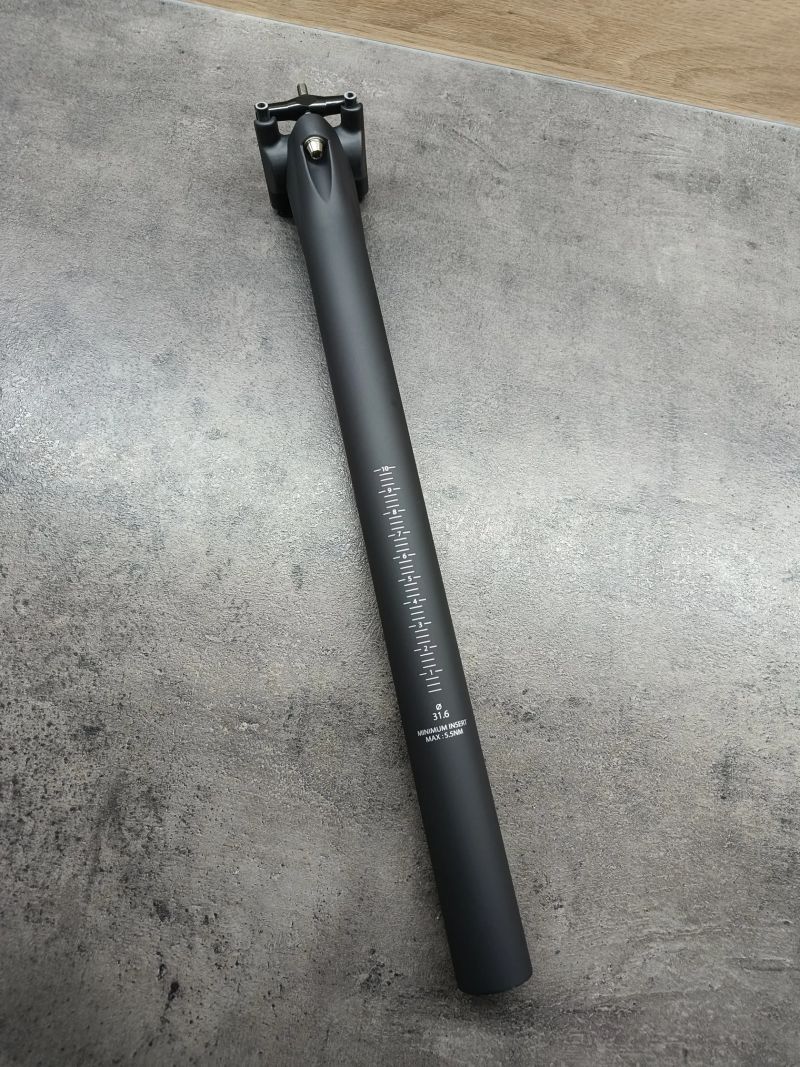 Karbonová sedlovka Elita ONE 31,6 / 400mm / 154 gramů