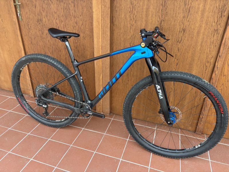 GIANT XTC 29 1.5 vel. M - KARBONOVÝ SPECIÁL - SRAM 1x12 - váha 8,9 kg