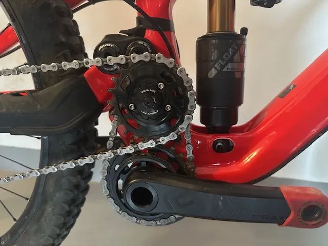 Pivot Cycles Phoenix Pro Saint 