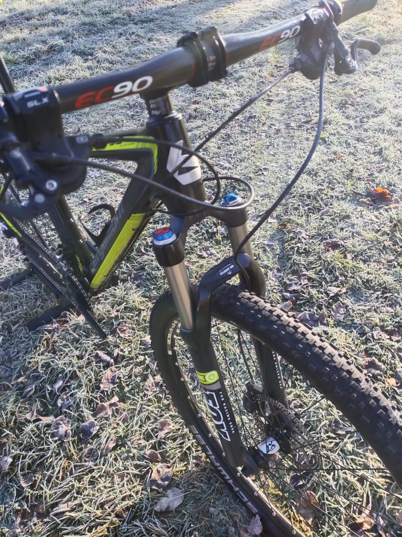 KARBONOVÉ HORSKÉ KOLO , FOX, SHIMANO XT