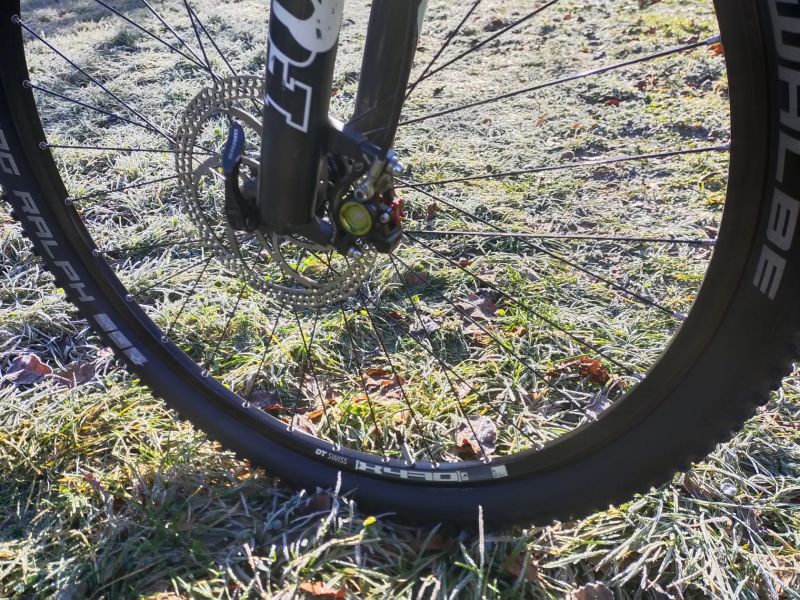 KARBONOVÉ HORSKÉ KOLO , FOX, SHIMANO XT