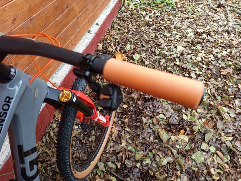 GT Sensor Elite carbon vel. M