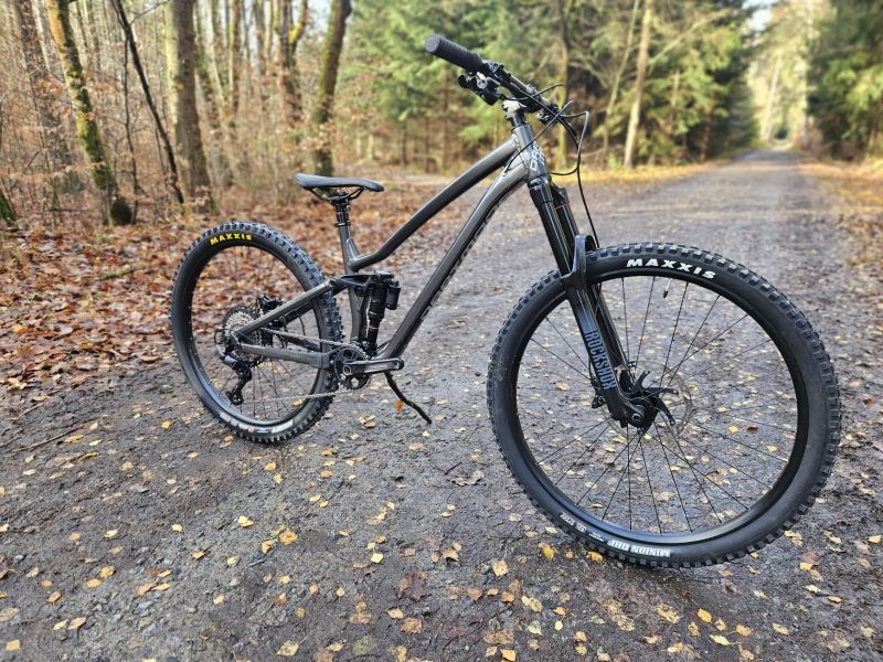 DARTMOOR ROCBIRD (NOVÉ, mullet, vel. S)