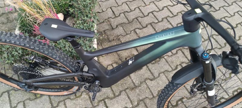 Prodám nové trailové karbonové celoodpružené kolo zn. Scott Genius 910 vel. M 