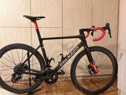 Colnago V4Rs – UAE Team Edition
