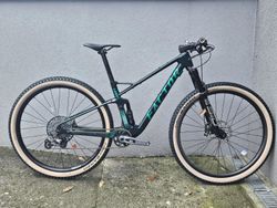 Factor Factor Lando XC