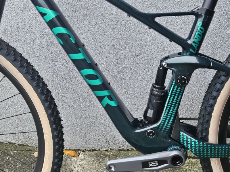 Factor Factor Lando XC