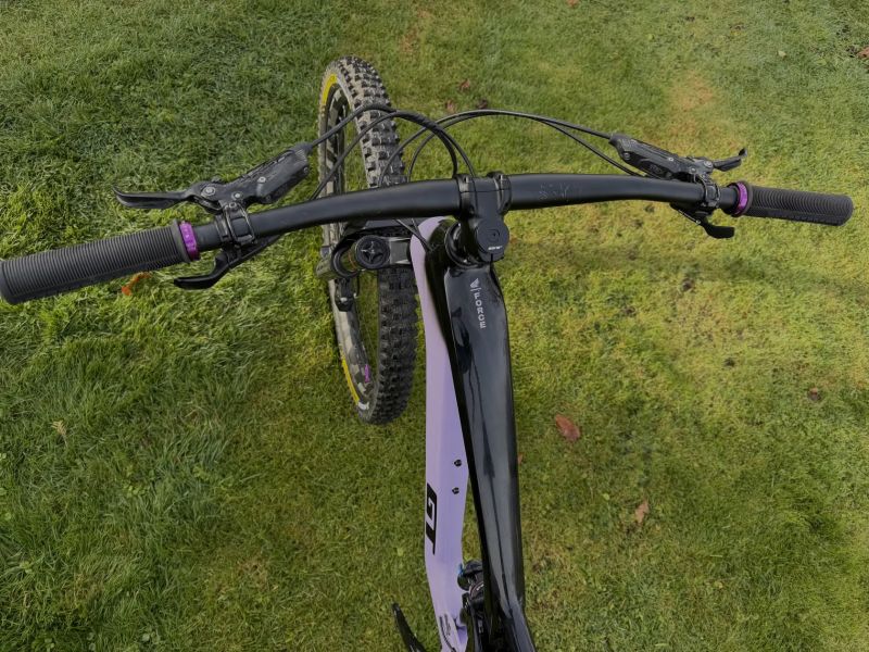 GT GT Force Carbon PRO