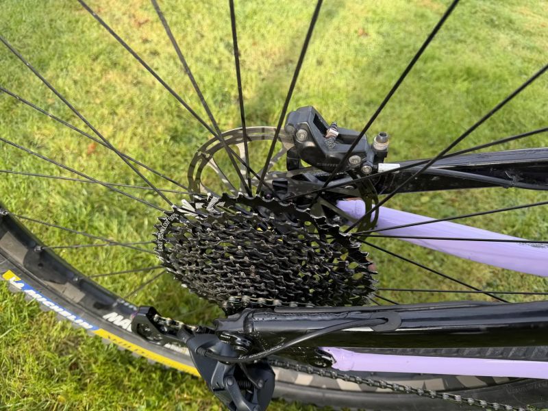 GT GT Force Carbon PRO