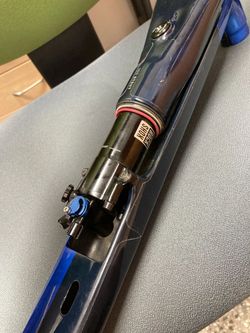 rámový tlumič Rock Shox na Trek Supercaliber gen. 2