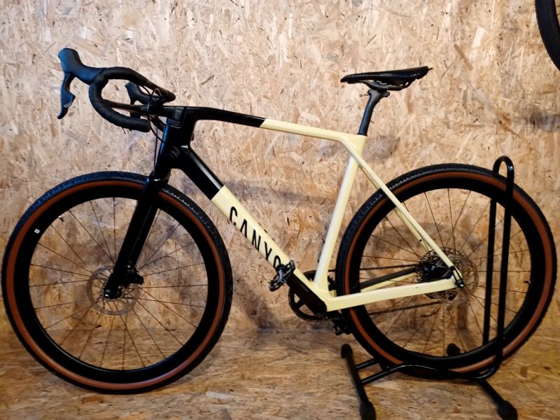 CANYON GRAIL CF SL AXS, SRAM Rival eTap, velikost rámu L