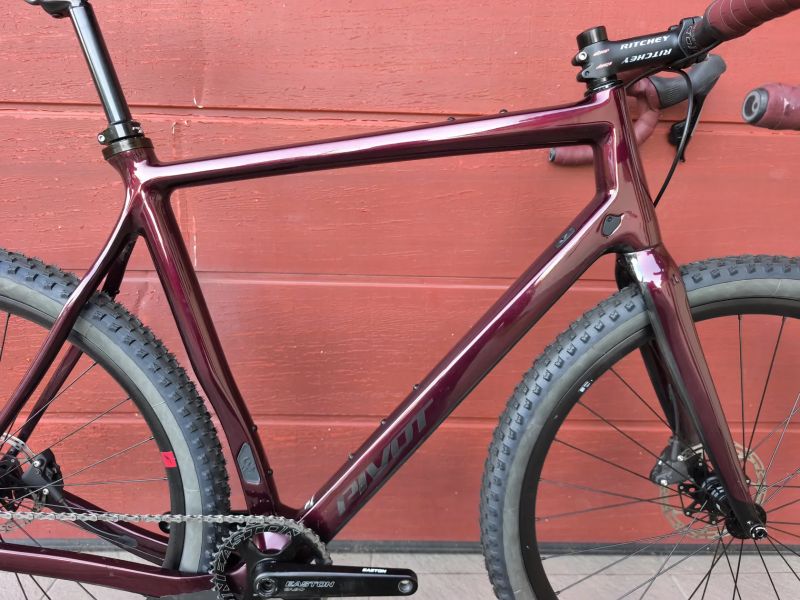 Gravel Pivot Vault axs