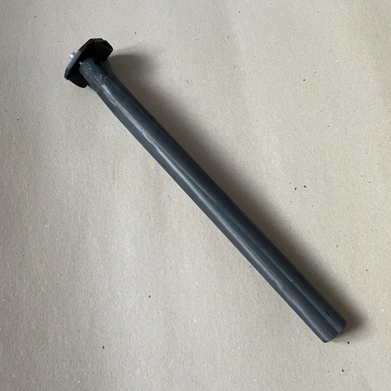 Elitaone karbonová sedlovka 30,9mm 400mm offset 20mm