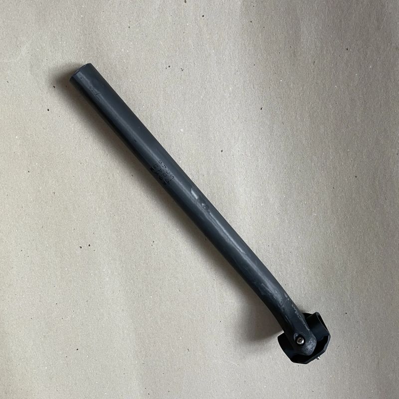 Elitaone karbonová sedlovka 30,9mm 400mm offset 20mm