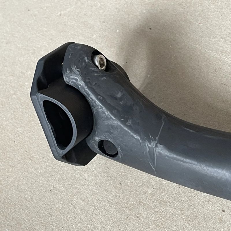 Elitaone karbonová sedlovka 30,9mm 400mm offset 20mm