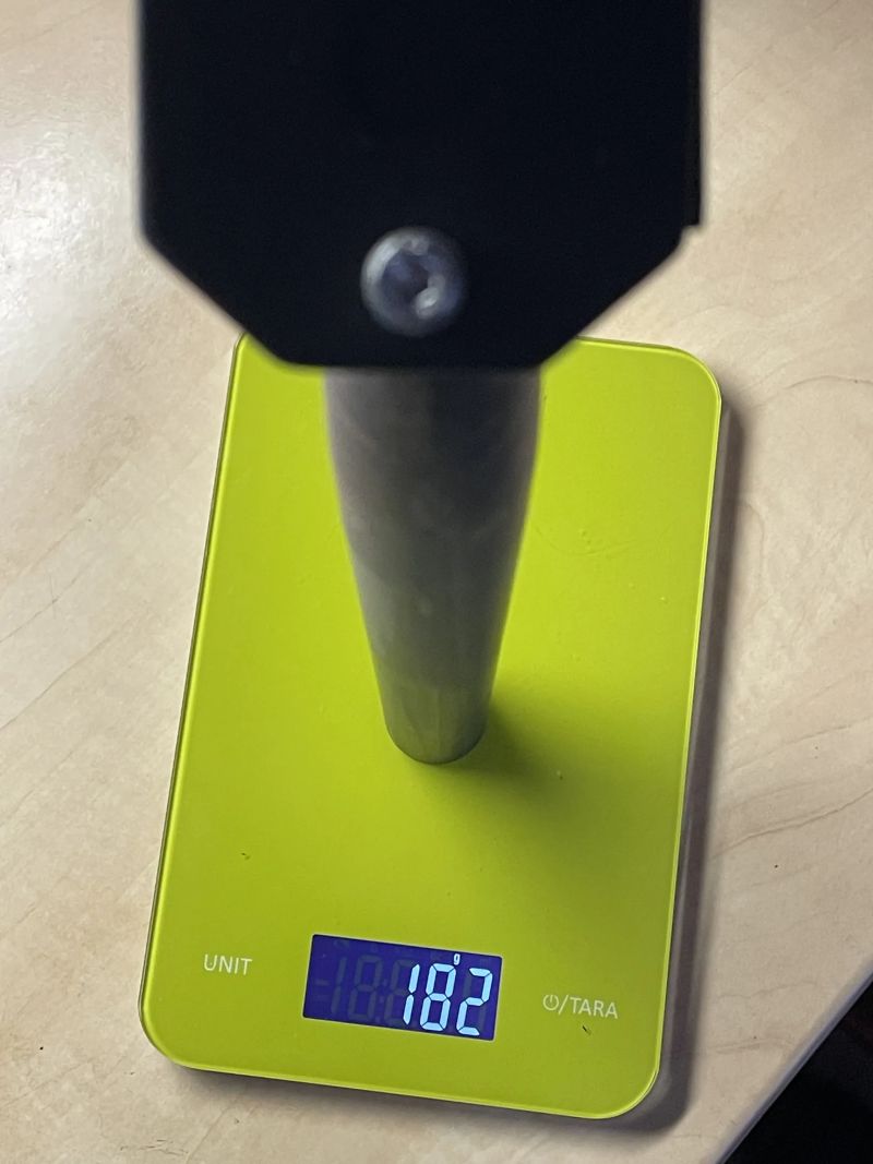 Elitaone karbonová sedlovka 30,9mm 400mm offset 20mm