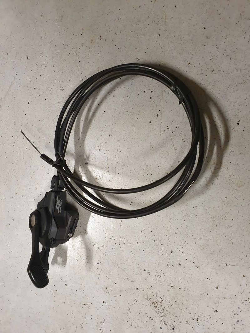 Shimano XT M8100, I-spec EV řadící páčka pravá