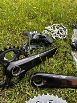 Prodám komponenty po přestavbě kola 