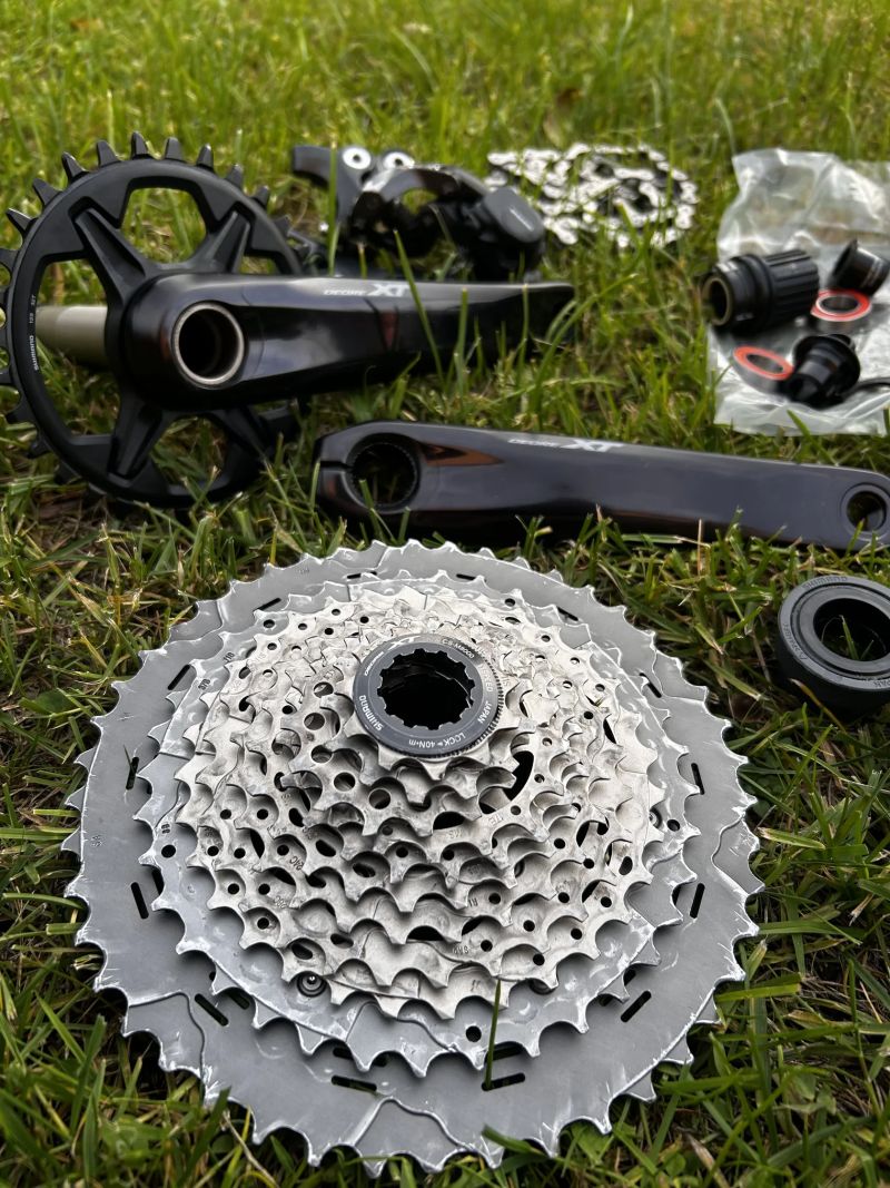 Prodám komponenty po přestavbě kola 