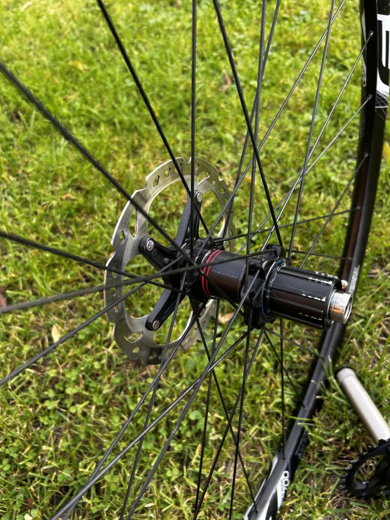 Prodám komponenty po přestavbě kola 