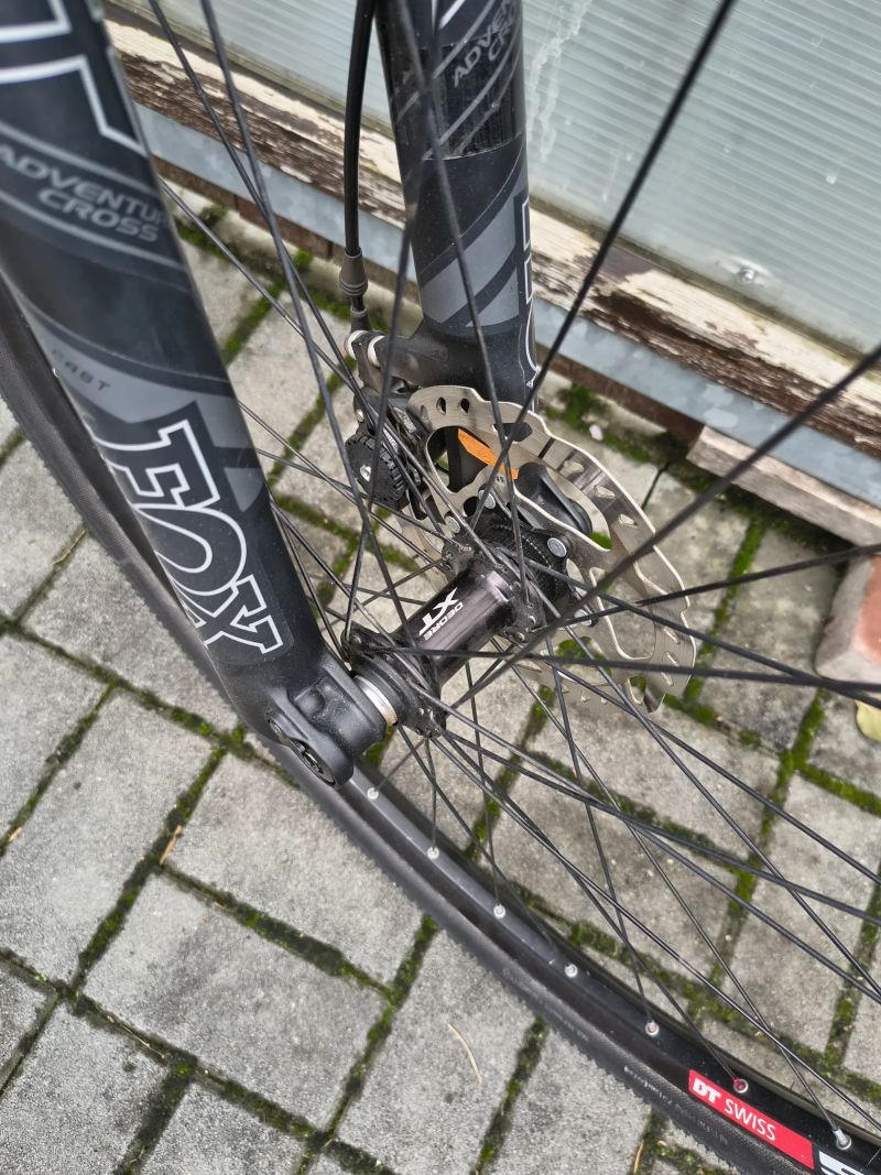 Gravel bike s FOX vidlicí