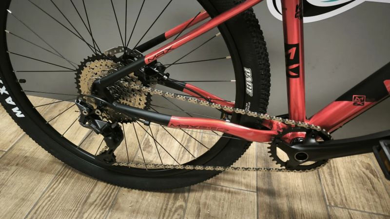 MRX XCR 27 1x10 2025 červeno-černý