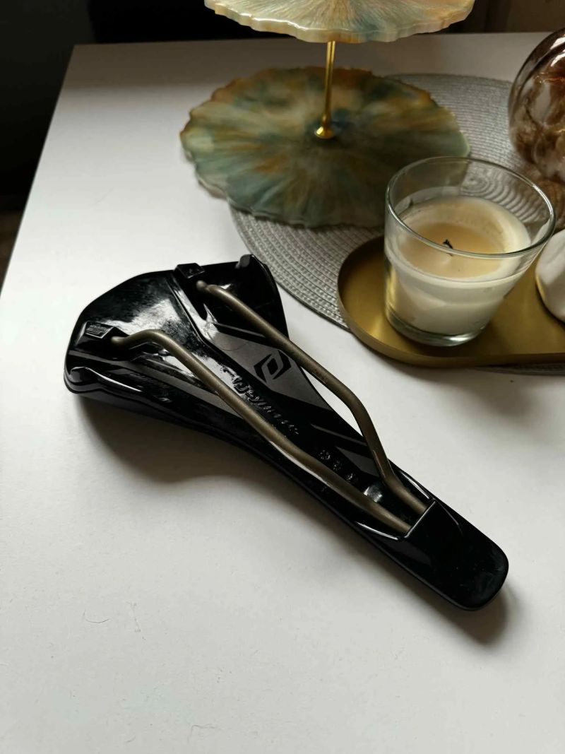 Prodám sedlo Syncros Carbon/Titan.